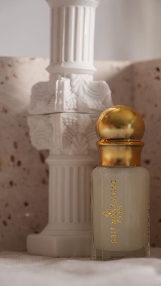 Musc Tahara – Rouge Absolu – Gris Montaigne